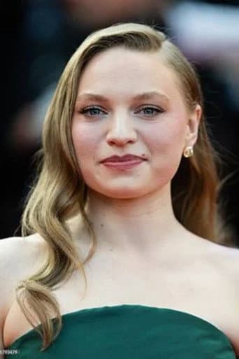 Mia Threapleton
